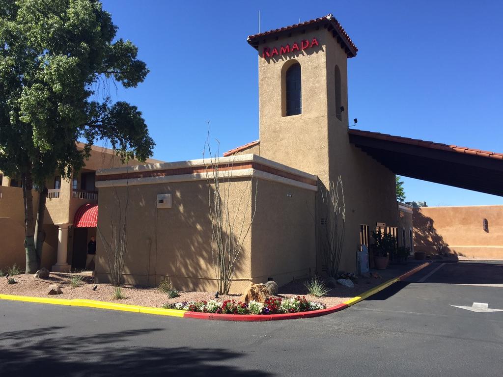 Ramada Tucson East Hotel Bagian luar foto