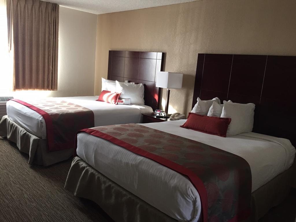 Ramada Tucson East Hotel Bagian luar foto