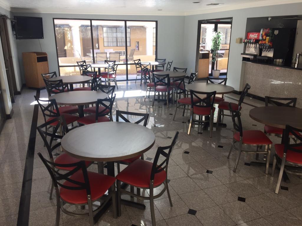 Ramada Tucson East Hotel Bagian luar foto