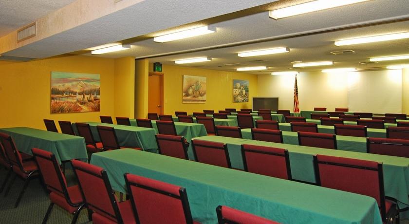 Ramada Tucson East Hotel Bagian luar foto