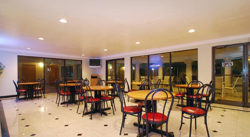 Ramada Tucson East Hotel Bagian luar foto