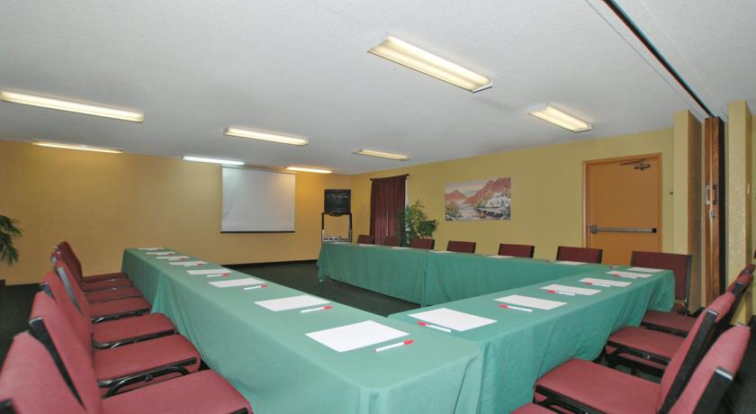 Ramada Tucson East Hotel Bagian luar foto